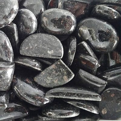 7eca39a1-b6c1-5dbf-ac1b-7158986d4d9b.jpg Indian Nuummite Cabochons 50 grams