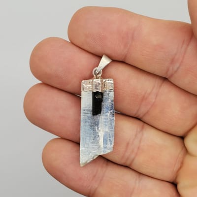 202bd6f5-07f4-58f2-bda3-ff45ac0b0321.jpg Blue Kyanite Pendant with Green Tourmaline accent