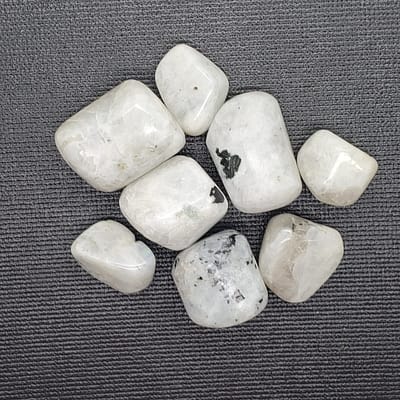 d82634b7-dea5-57b9-8db5-de5d9b21e7f6.jpg Tumbled Rainbow Moonstone 5 pcs
