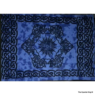 cf30cabe-cc7b-5311-8011-ab3142936ba6.jpg Celtic Knot Sun Tapestry -Blue