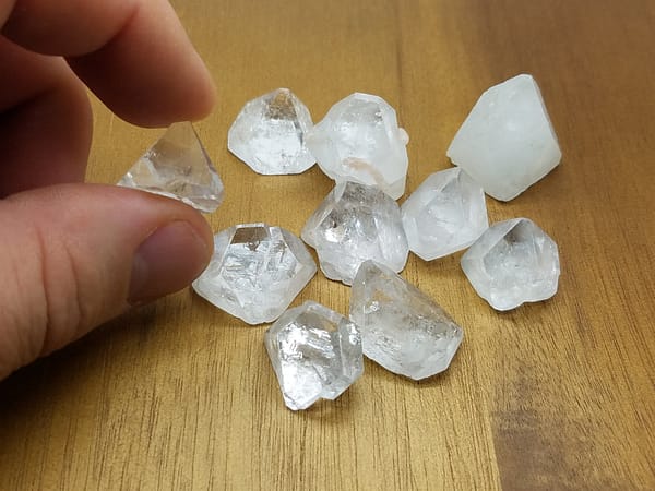 9842a10e-5628-5ce2-8885-abb8289e67fa.jpg Apophyllite Pyramids 8oz Wholesale