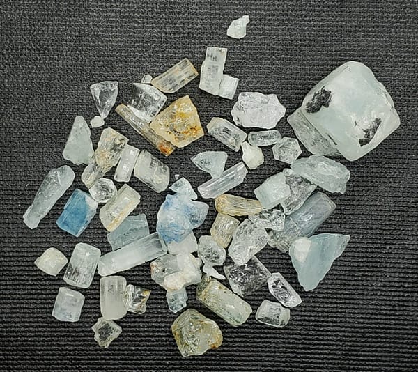 bd3f4223-9307-5f7d-9c4f-5231dfb6412b-1.jpg Aquamarine Specimen Lot A