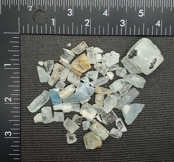 34d17de5-a8b5-5714-b3ef-a2a7212f83ee-1.jpg Aquamarine Specimen Lot A