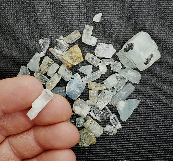 5511d3c8-ac94-503b-afb5-8c991bd86120-2.jpg Aquamarine Specimen Lot A