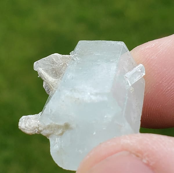 32c6ea91-0cc9-58da-a11b-be8adadac746-1.jpg Superb Aquamarine Crystal Specimen AQ6