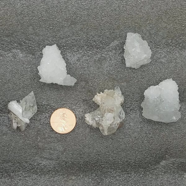 10a110e2-0dd7-581f-bfce-0bd291464dc4.jpg APOPHYLLITE 5Pc | Crystal specimens | LotAPO2