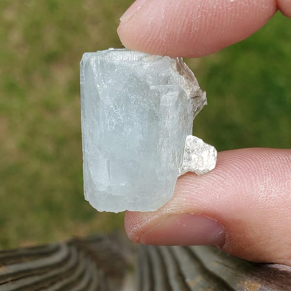 62fca108-f109-5532-b0d6-ff4a99d3f99e-1.jpg Superb Aquamarine Crystal Specimen AQ6