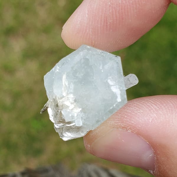 cf4f77a1-b482-5bba-bb9d-7a586959581a-1.jpg Superb Aquamarine Crystal Specimen AQ6