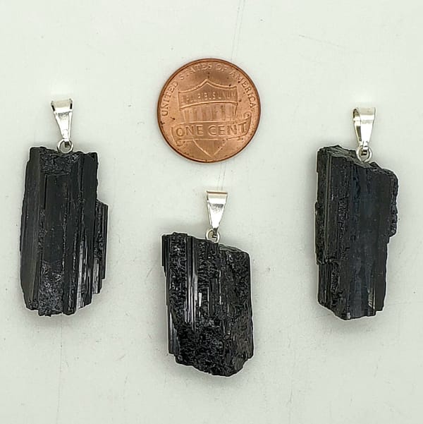 6d9ec094-0c1d-5dd0-8dbf-57532bc592fb.jpg Black Tourmaline Pendant | 1 pc