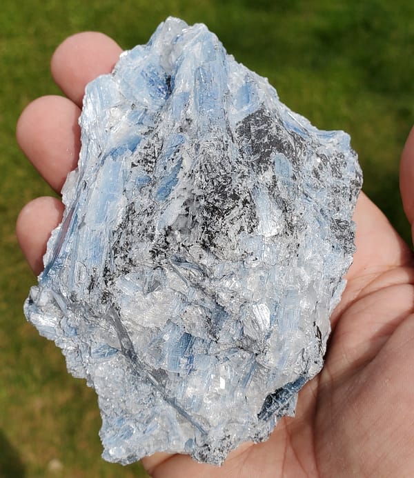 25d6ef90-2379-5d31-8e51-79da4ee576aa.jpg Aqua Blue Kyanite Cluster AQKY1