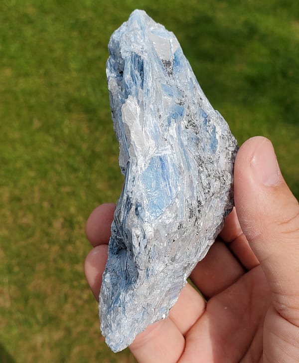 62f27cbc-bfbd-586e-80ea-edbb12d9a6e6.jpg Aqua Blue Kyanite Cluster AQKY1